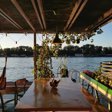 En Chillada River House